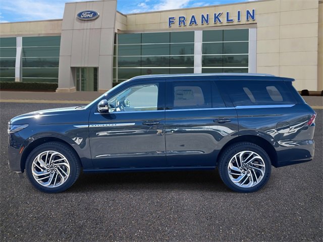 New 2025 Lincoln Navigator Reserve image 4