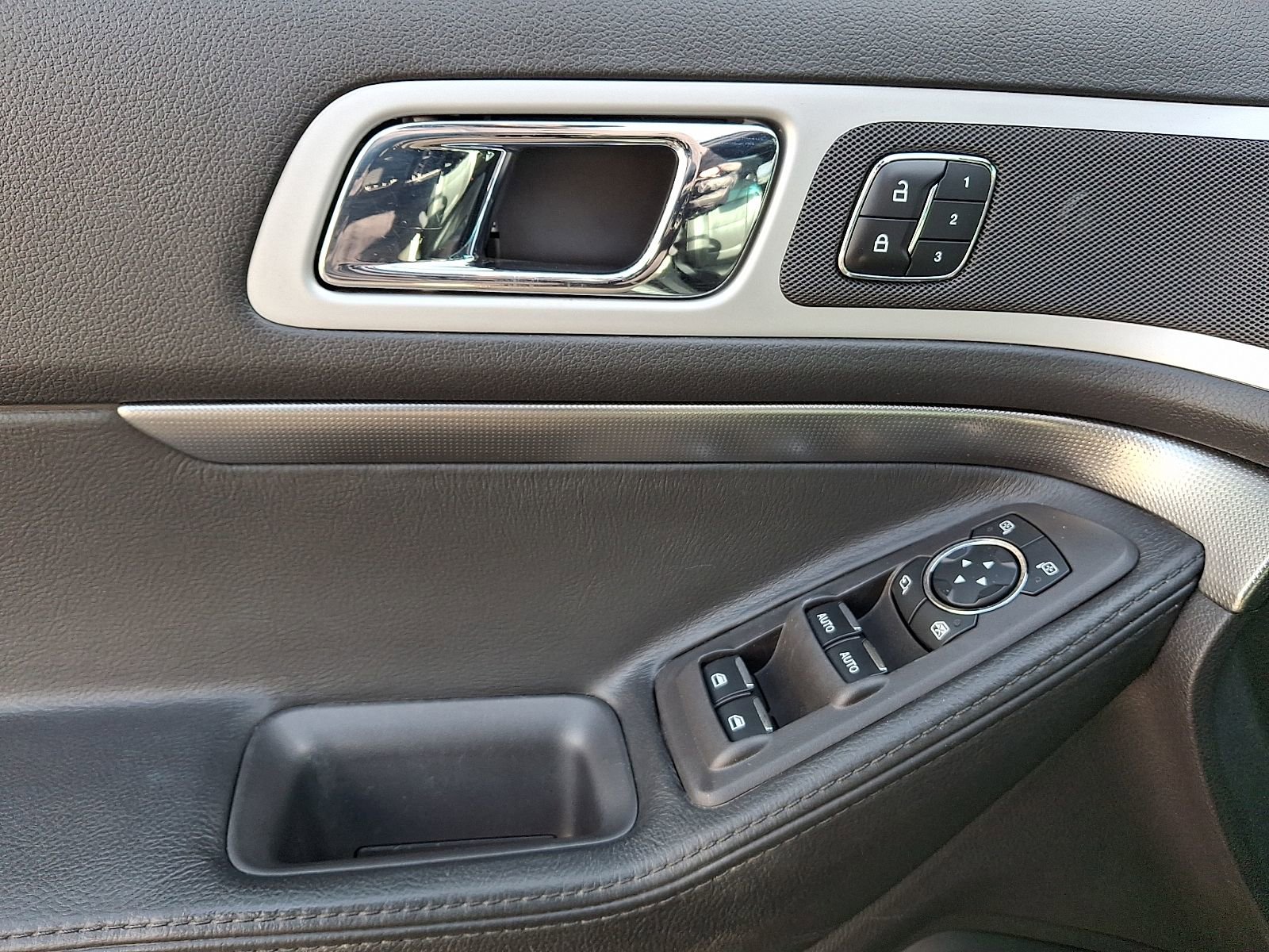 Used 2015 Ford Explorer Sport w/ Equipment Group 401A image 13