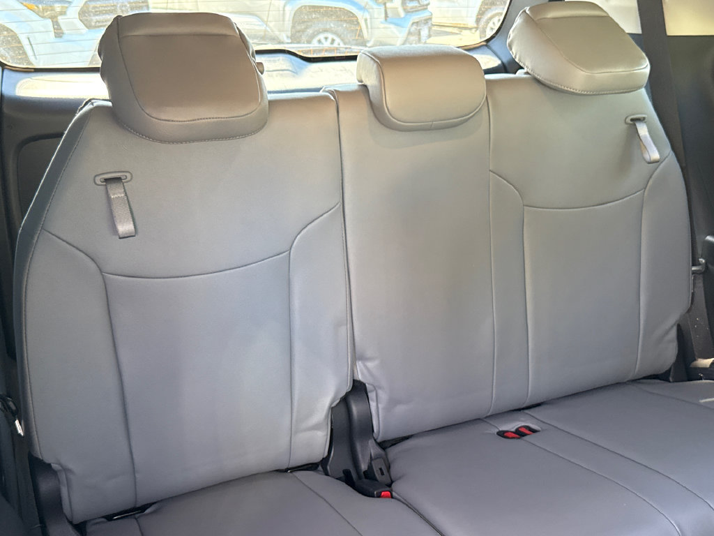 Certified 2026 Toyota Sienna XLE FWD image 20