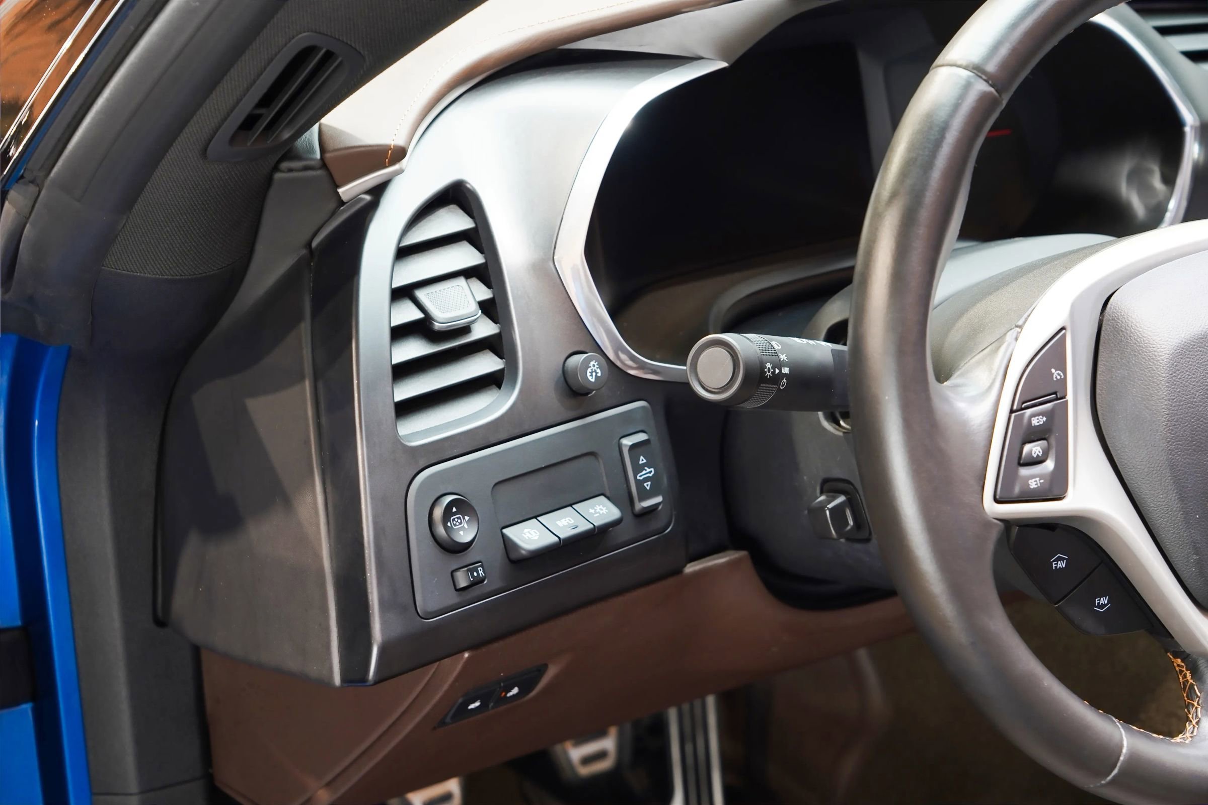 Used 2014 Chevrolet Corvette Stingray Convertible w/ 3LT Preferred Equipment Group RWD image 44