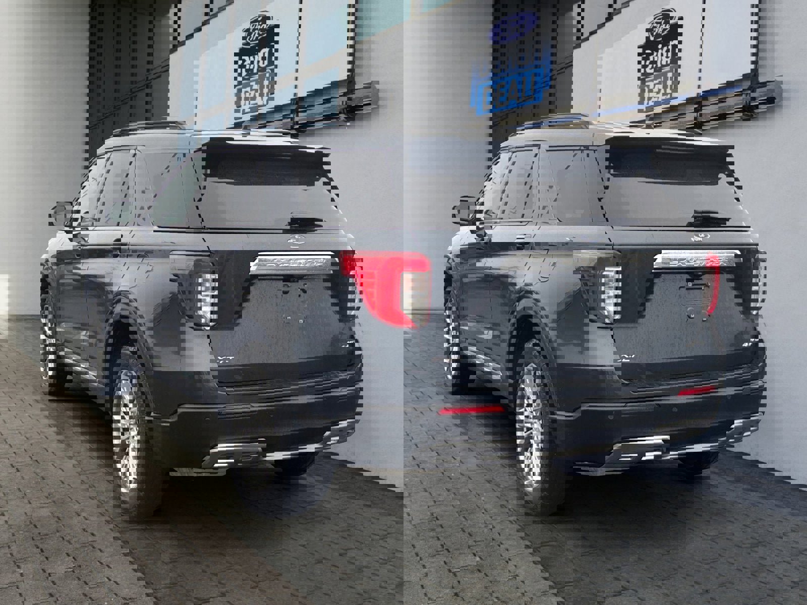 Certified 2023 Ford Explorer XLT w/ Equipment Group 202A image 5