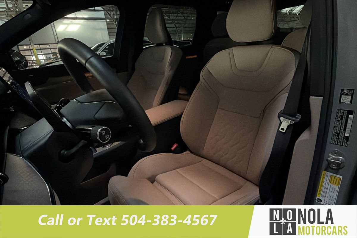 Used 2025 Volvo EX90 Plus AWD/4WD image 23