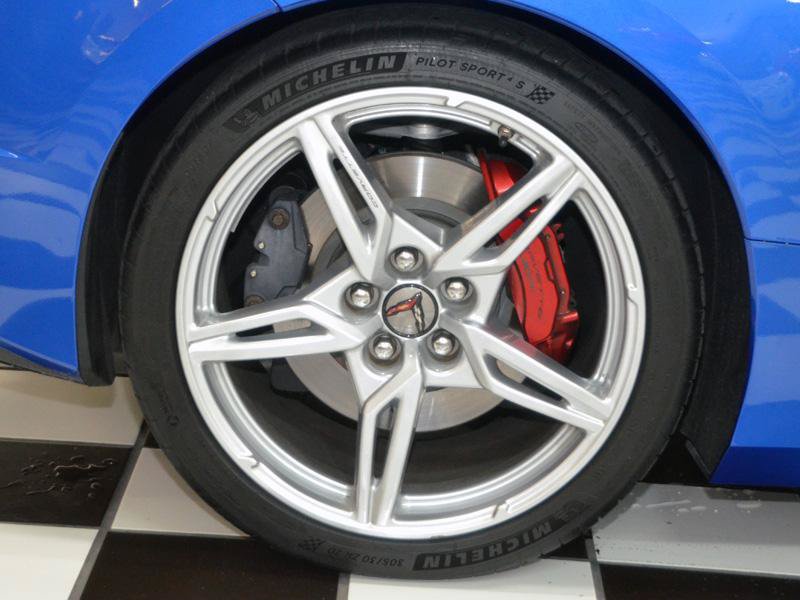 Used 2021 Chevrolet Corvette Stingray Premium Conv w/ Z51 Performance Package RWD image 13
