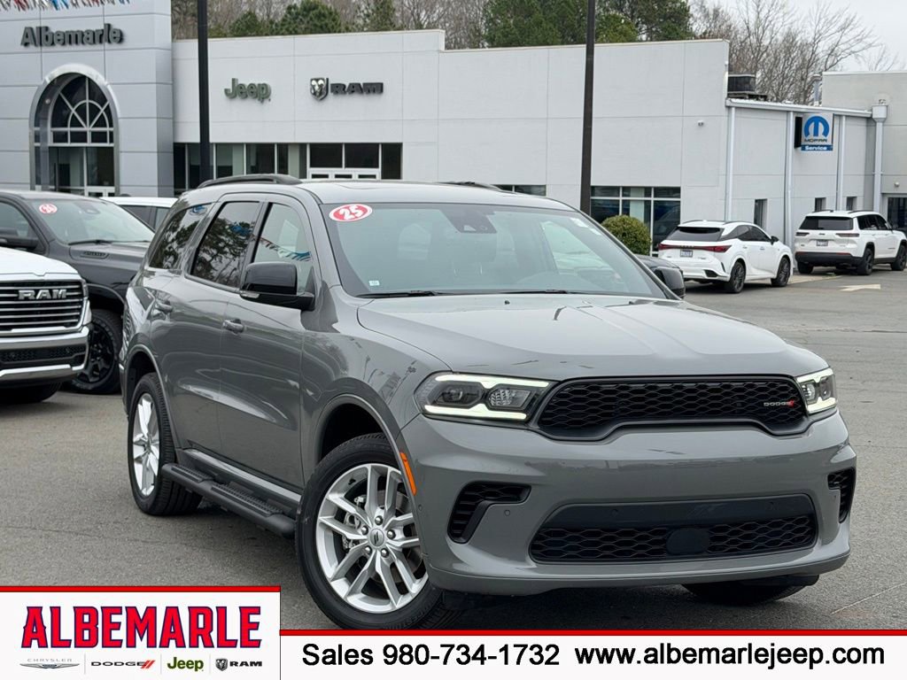 Used 2025 Dodge Durango GT image 1