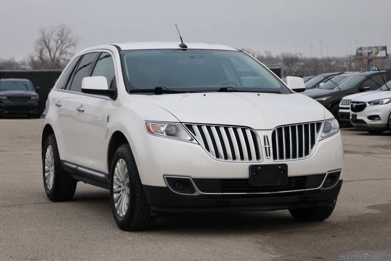 Used 2011 Lincoln MKX 2WD image 4