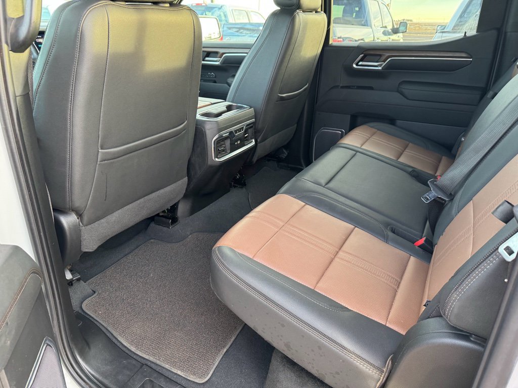 Used 2023 Chevrolet Silverado 1500 High Country w/ Z71 Off-Road Package image 9