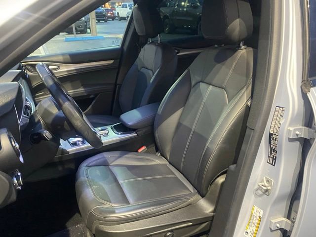 Used 2024 Alfa Romeo Stelvio Ti image 15