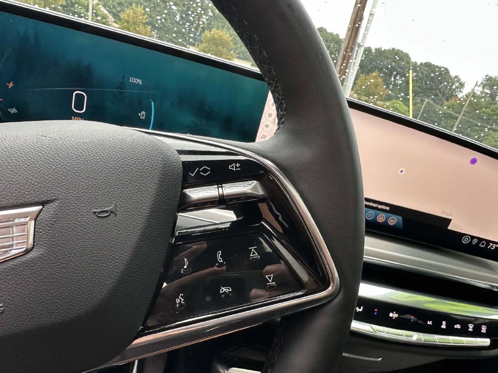 Used 2024 Cadillac Lyriq Sport RWD image 32