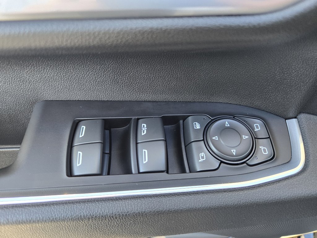 Used 2025 Chevrolet Silverado 3500 LT image 14