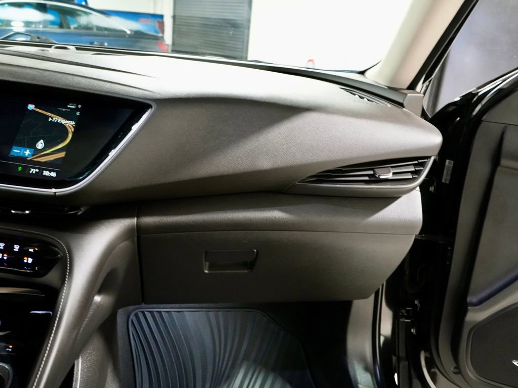 Used 2022 Buick Envision Avenir w/ Technology Package II image 26