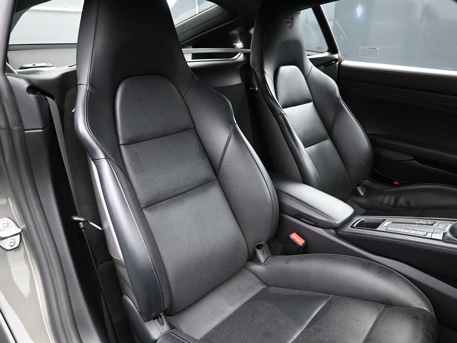 Certified 2022 Porsche 718 Cayman image 17