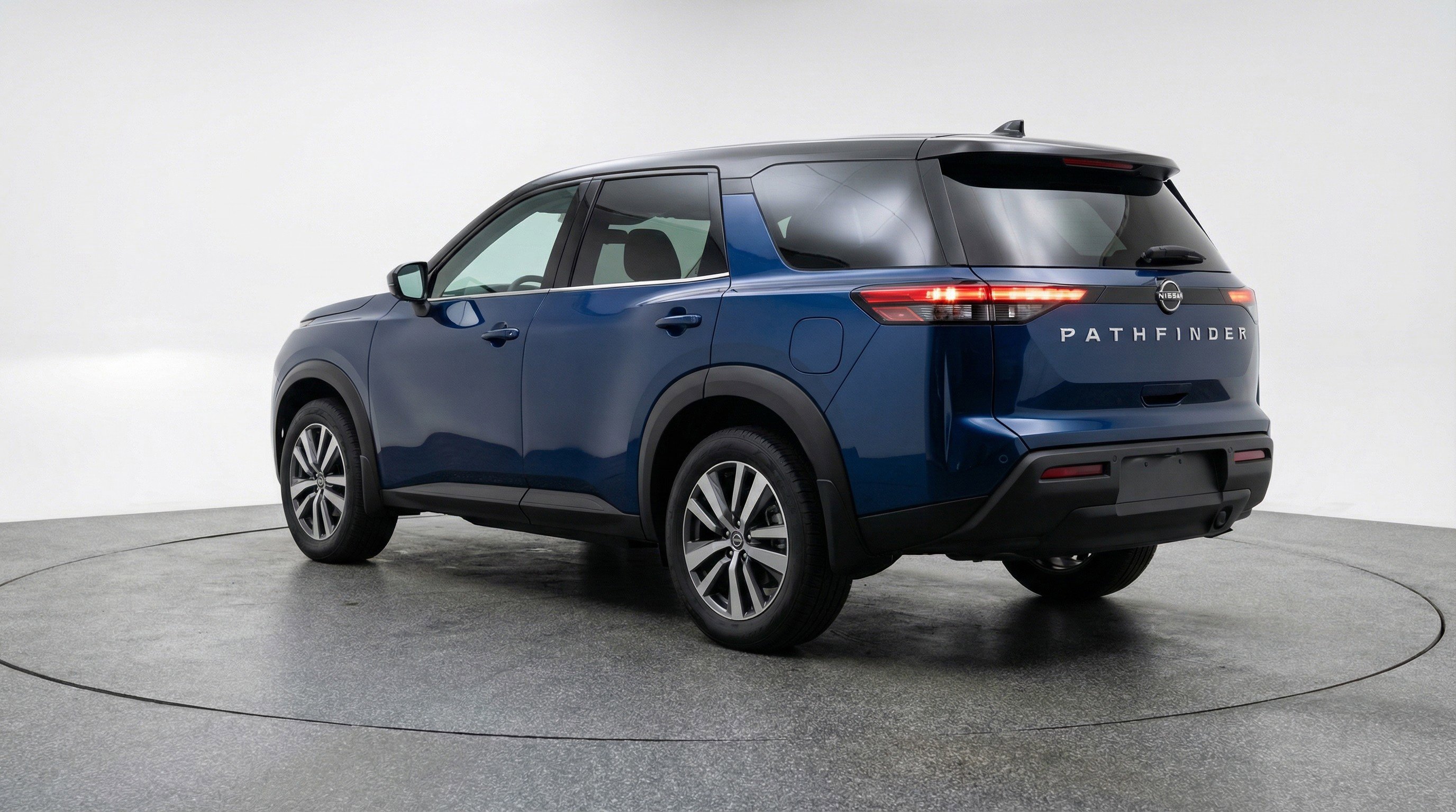 Used 2025 Nissan Pathfinder SV AWD/4WD image 6