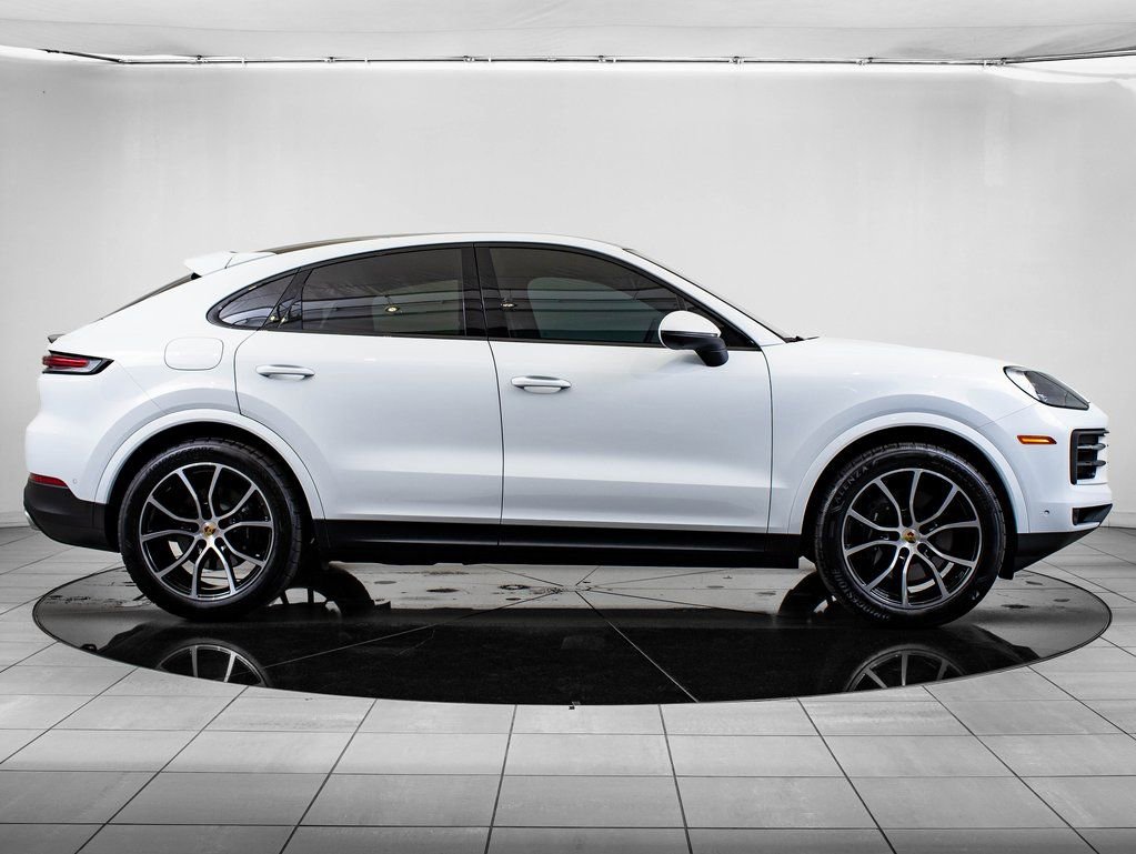 Certified 2024 Porsche Cayenne Coupe AWD/4WD image 9