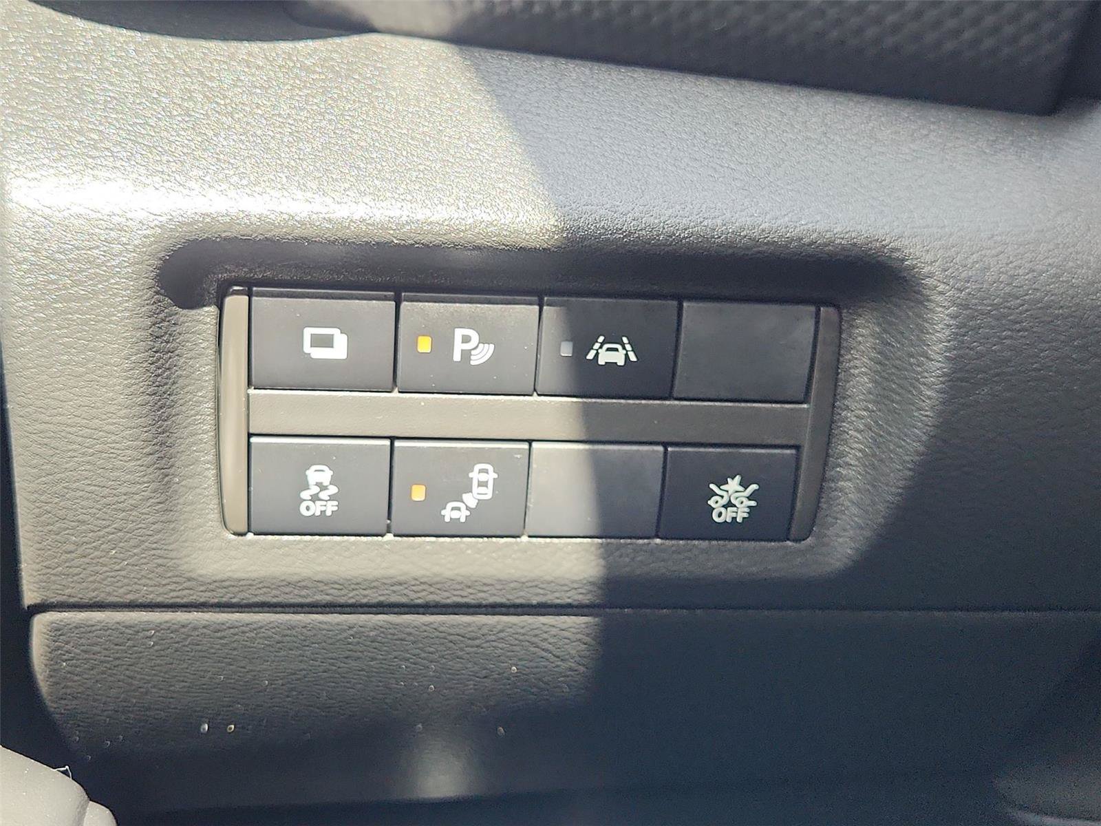 Used 2024 Nissan Kicks S FWD image 17