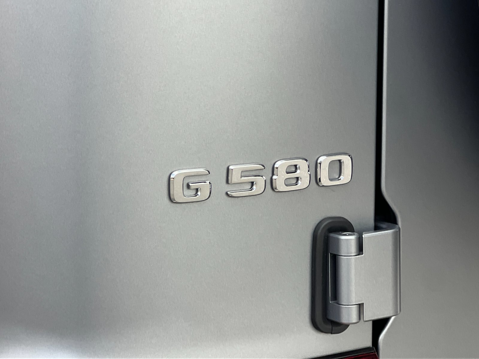New 2027 Mercedes-Benz G 580 e image 26