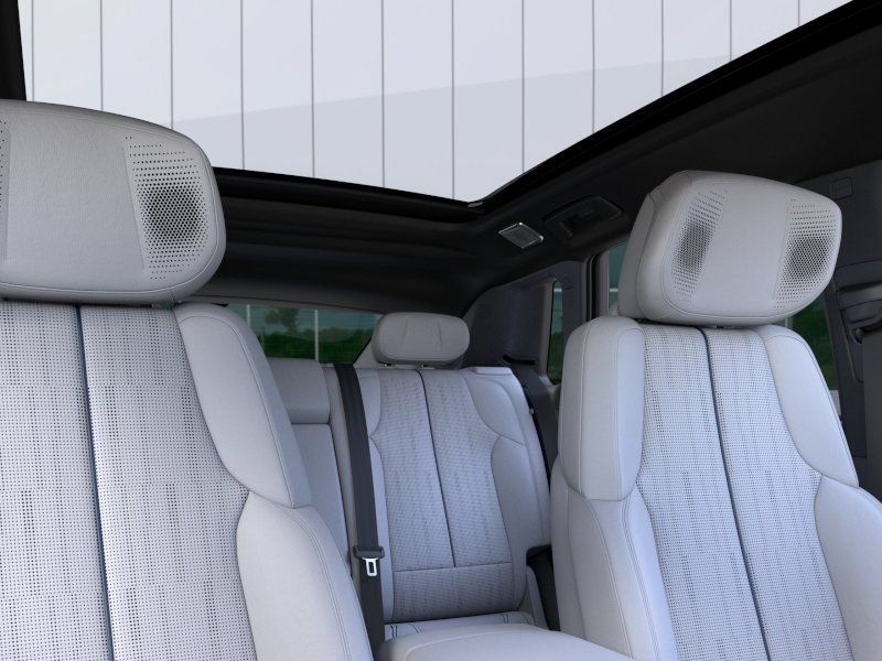New 2027 Cadillac Lyriq Premium Luxury w/ LPO, Floor Liner Package AWD/4WD image 24