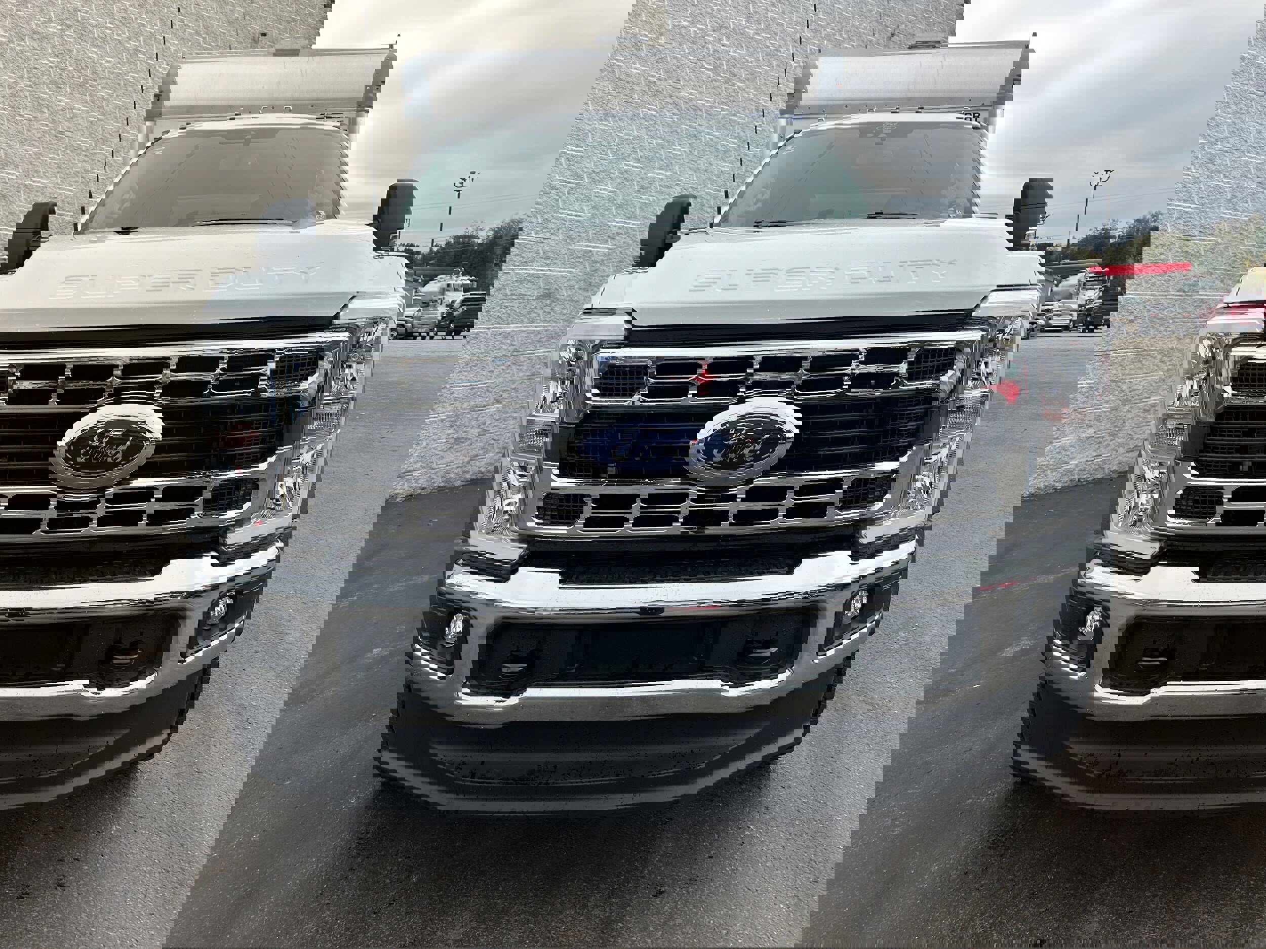 New 2025 Ford F450 XLT w/ XLT Value Package image 17