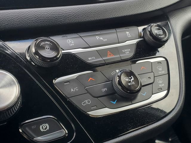 Used 2019 Chrysler Pacifica Touring Plus w/ S Appearance Package FWD image 20