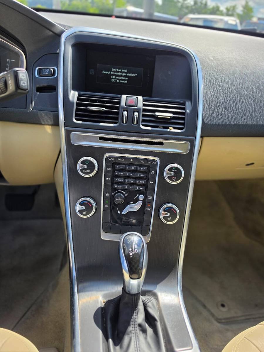 Used 2015 Volvo XC60 T5 AWD/4WD image 7