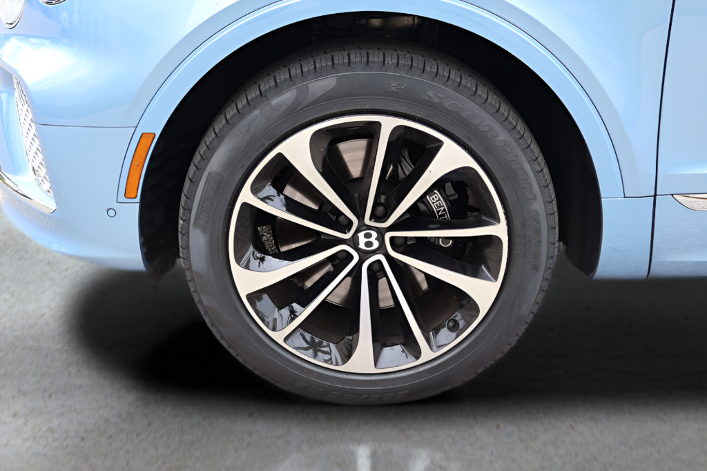 Used 2022 Bentley Bentayga AWD/4WD image 6