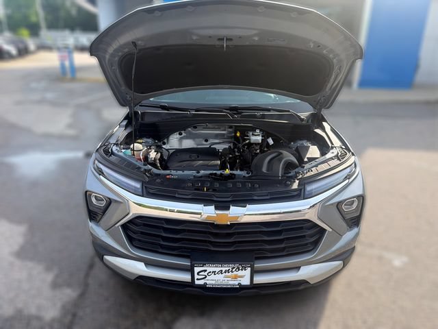 Certified 2025 Chevrolet TrailBlazer LT w/ Convenience Package AWD/4WD image 11