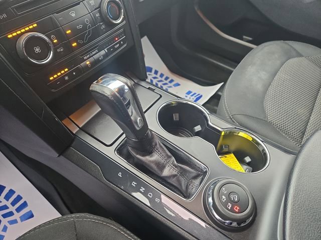 Used 2017 Ford Explorer XLT image 22