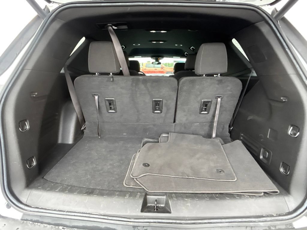 Used 2023 Chevrolet Traverse LT FWD image 32