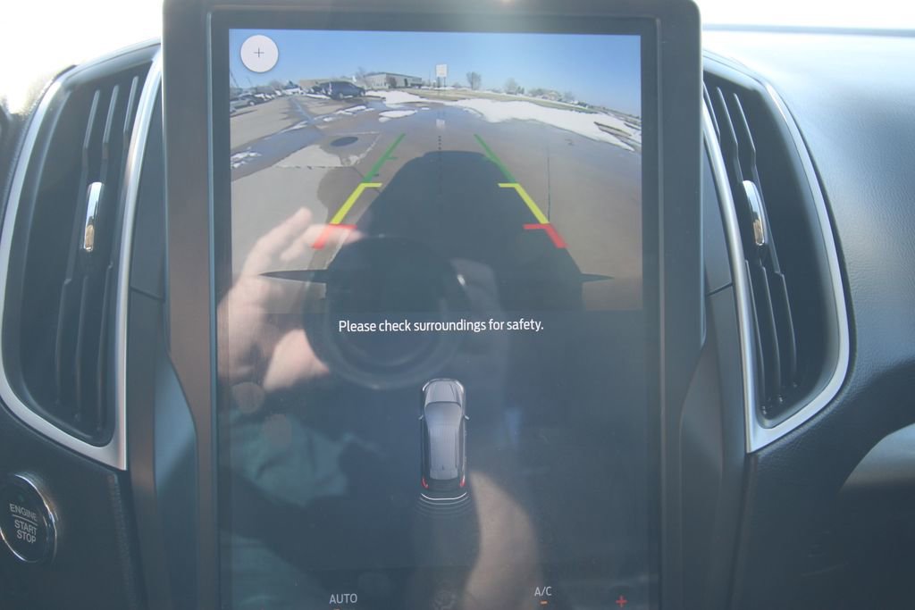 Used 2024 Ford Edge SEL image 11