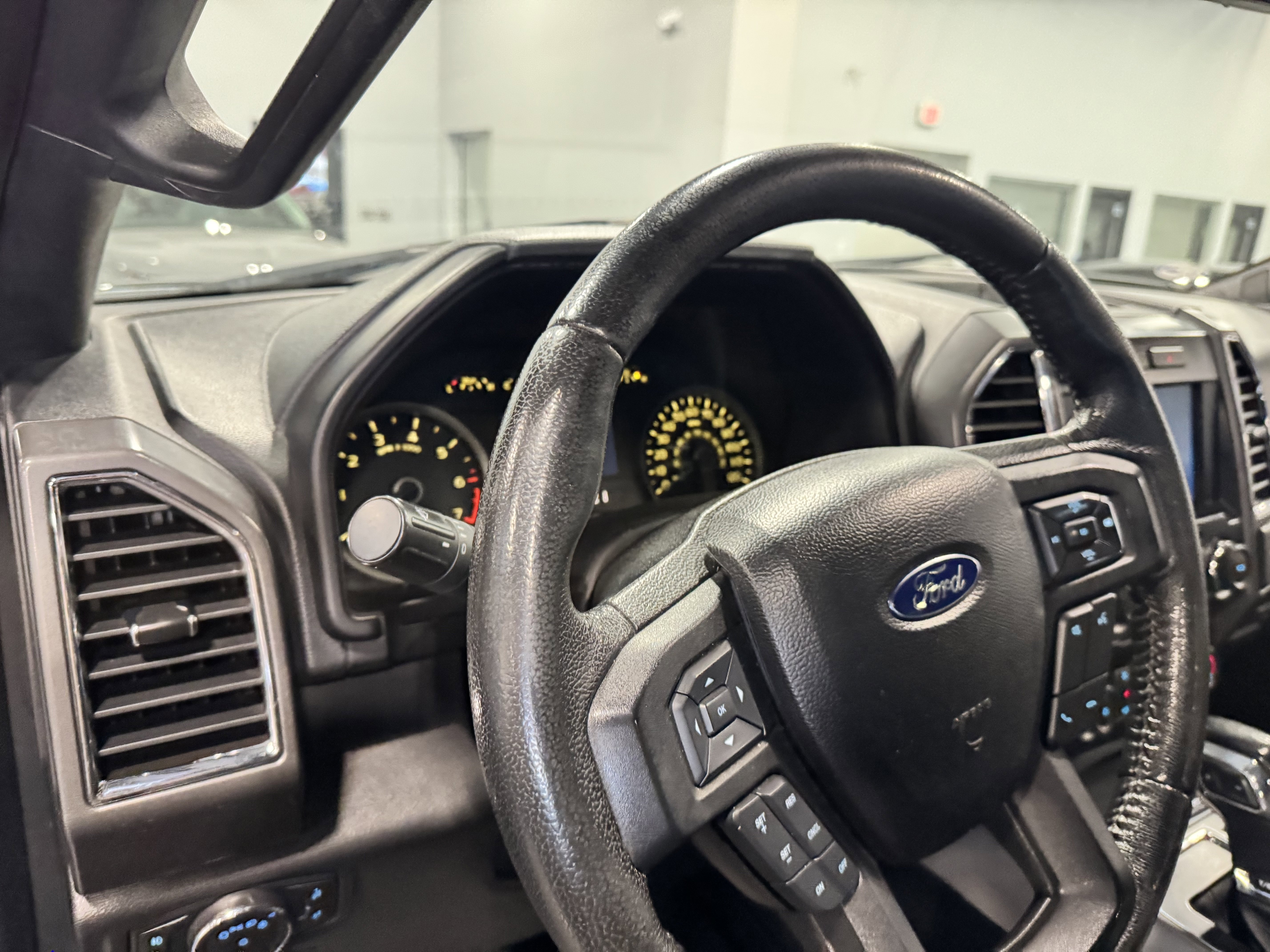 Used 2016 Ford F150 XLT w/ Equipment Group 302A Luxury image 29