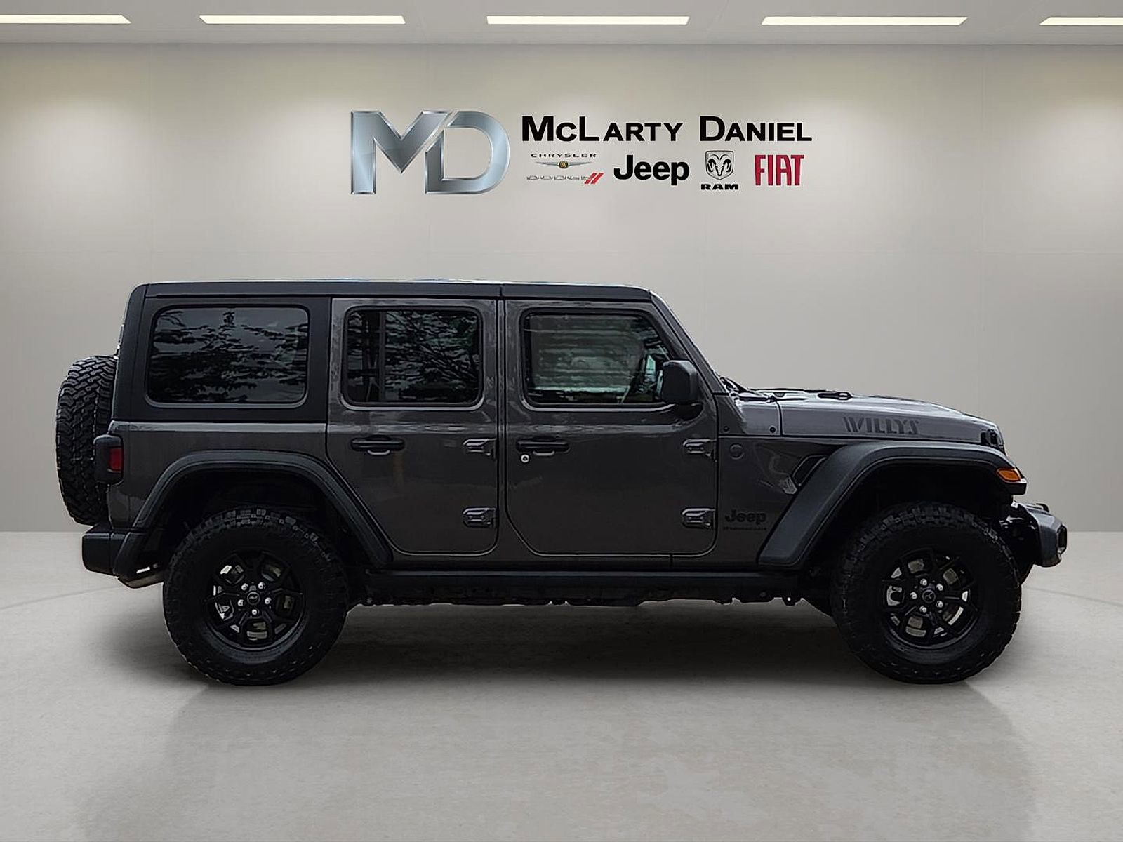 Used 2025 Jeep Wrangler Unlimited Sport AWD/4WD image 6