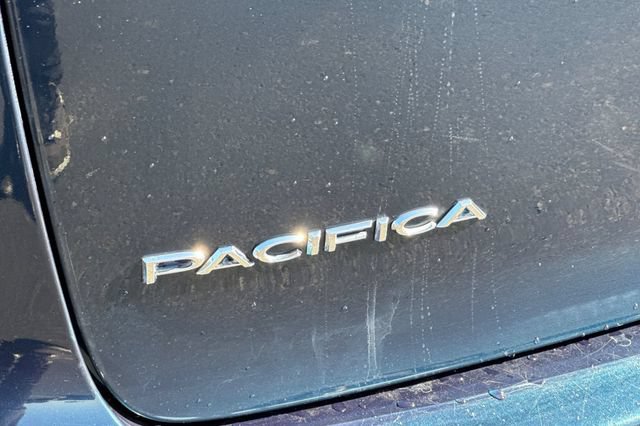 Used 2022 Chrysler Pacifica Touring-L FWD image 51