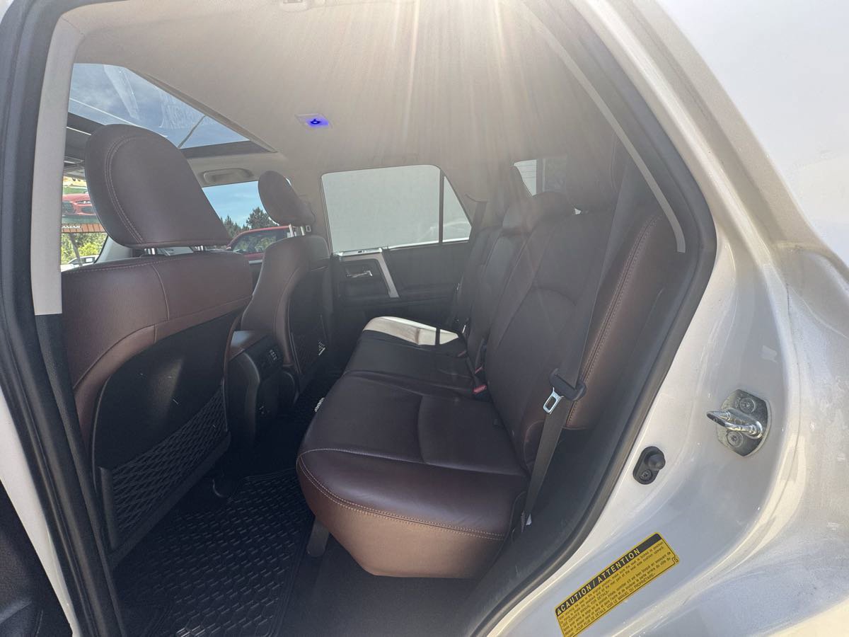 Used 2018 Toyota 4Runner SR5 AWD/4WD image 8