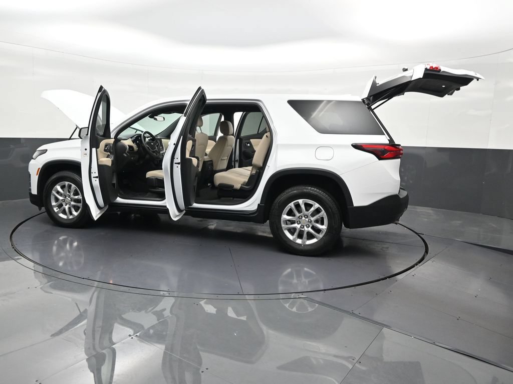 Used 2023 Chevrolet Traverse LS FWD image 36