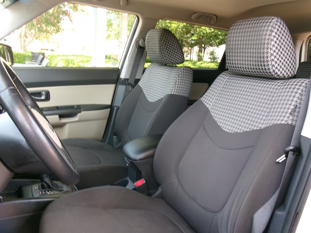 Used 2011 Kia Soul ! FWD image 14
