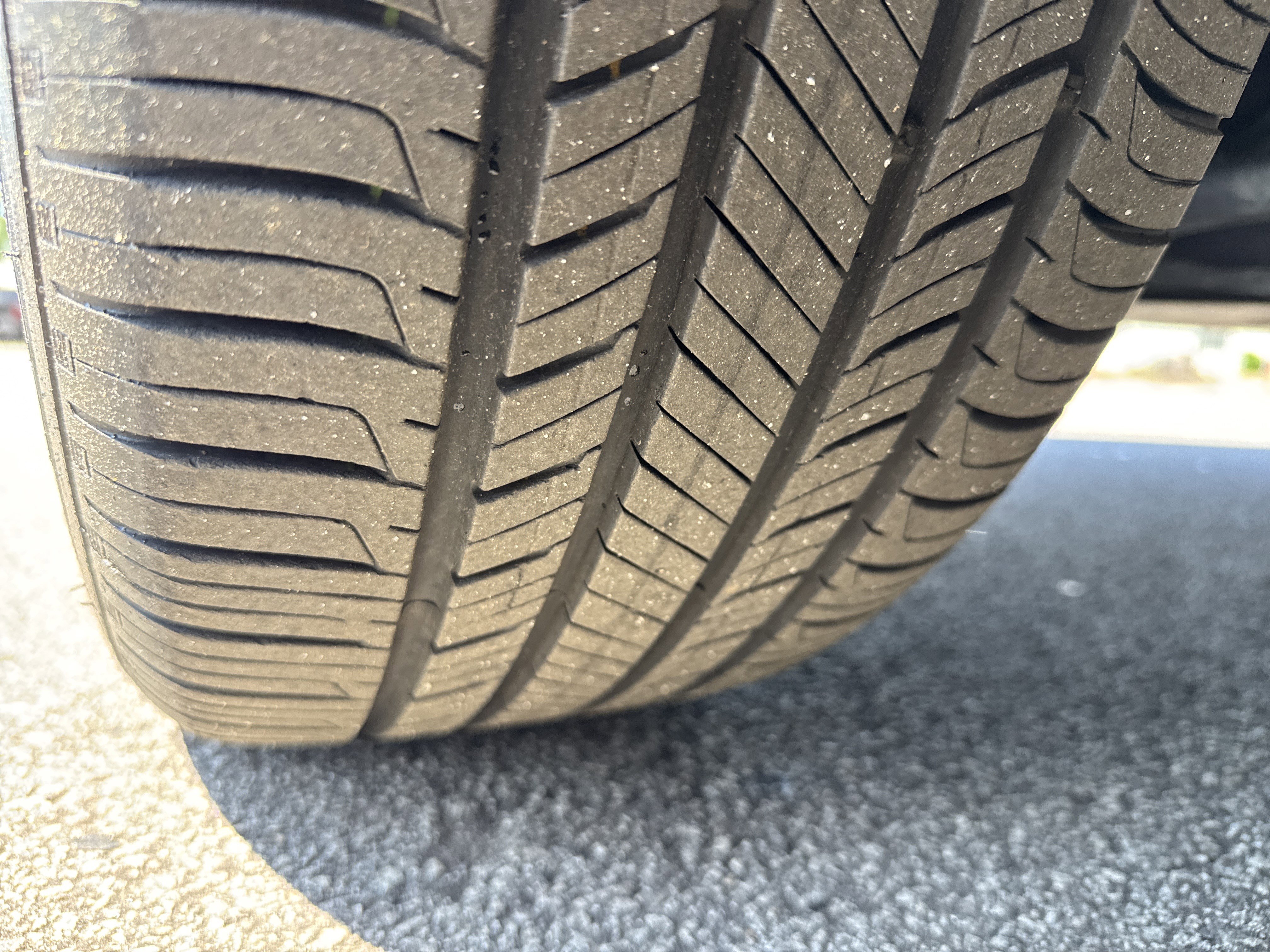 Used 2020 Buick Encore GX Essence w/ Experience Buick Package FWD image 12