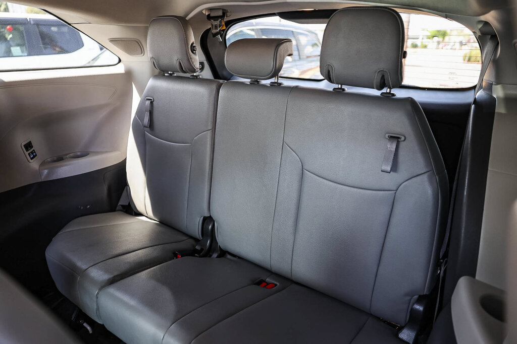Used 2024 Toyota Sienna XLE w/ XLE Plus Package AWD/4WD image 12