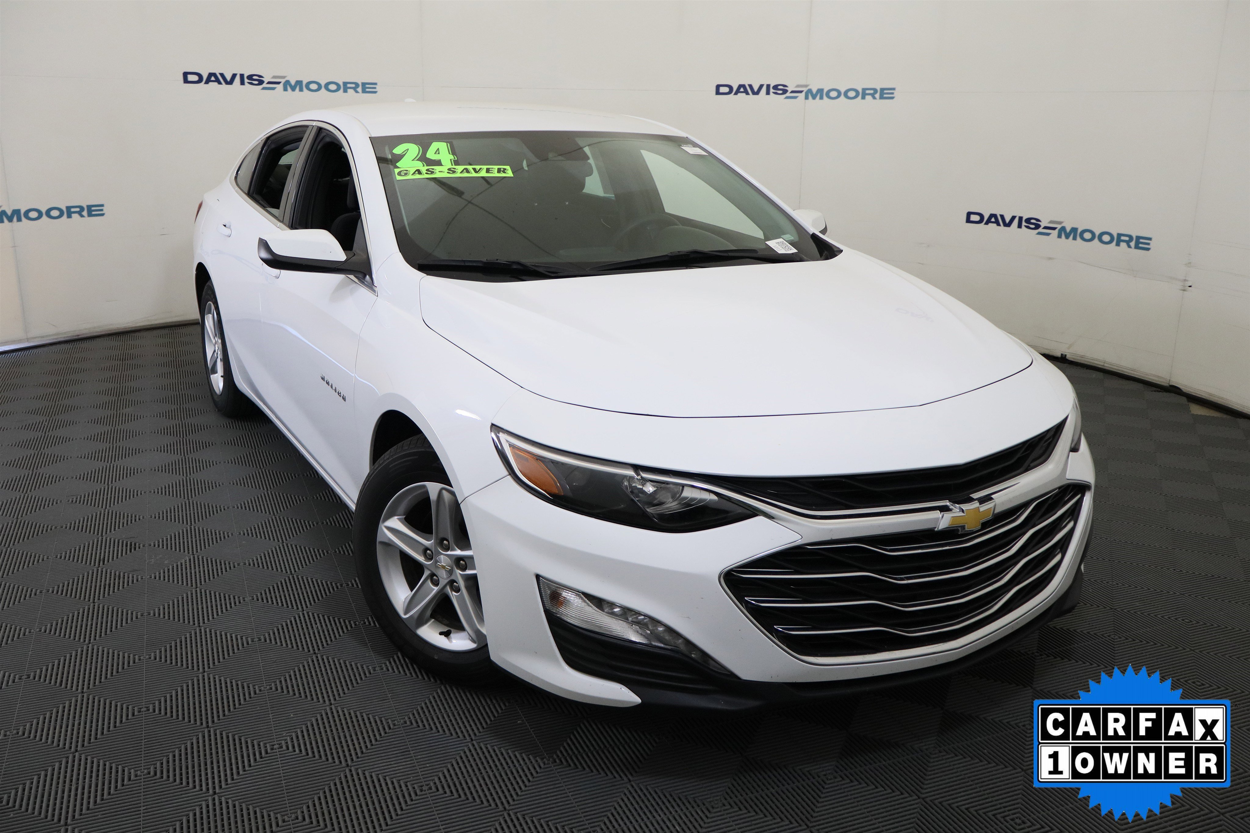 Used 2024 Chevrolet Malibu LT image 2