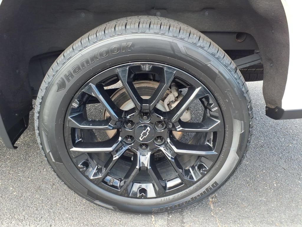 Used 2023 Chevrolet Silverado 1500 LT w/ LPO, Dark Essentials Package AWD/4WD image 17