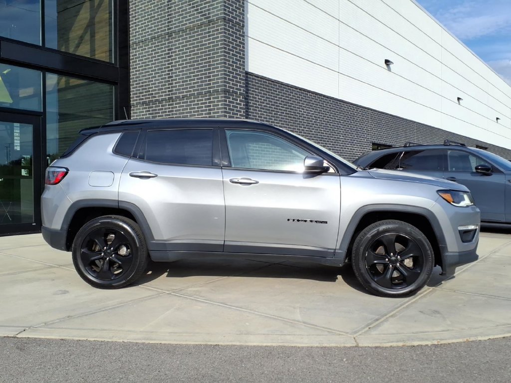 Used 2019 Jeep Compass Latitude AWD/4WD image 8