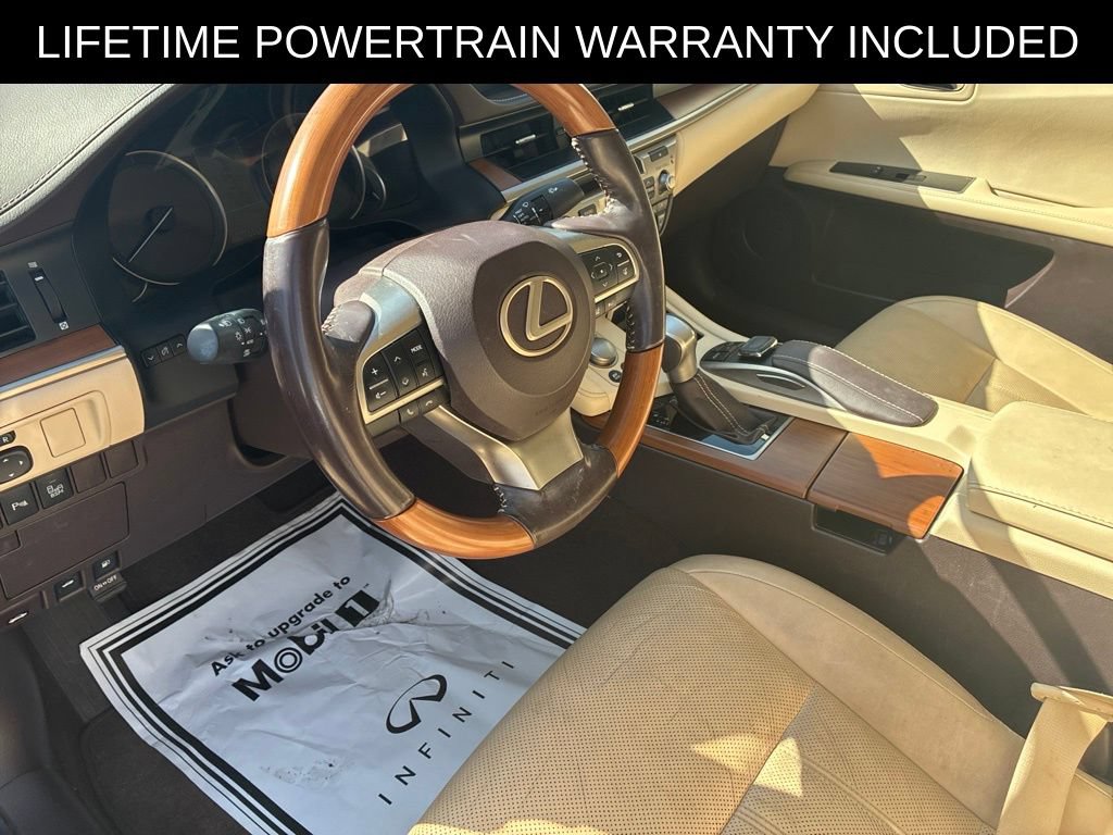 Used 2016 Lexus ES 300h w/ Luxury Package w/Wood Trim FWD image 8