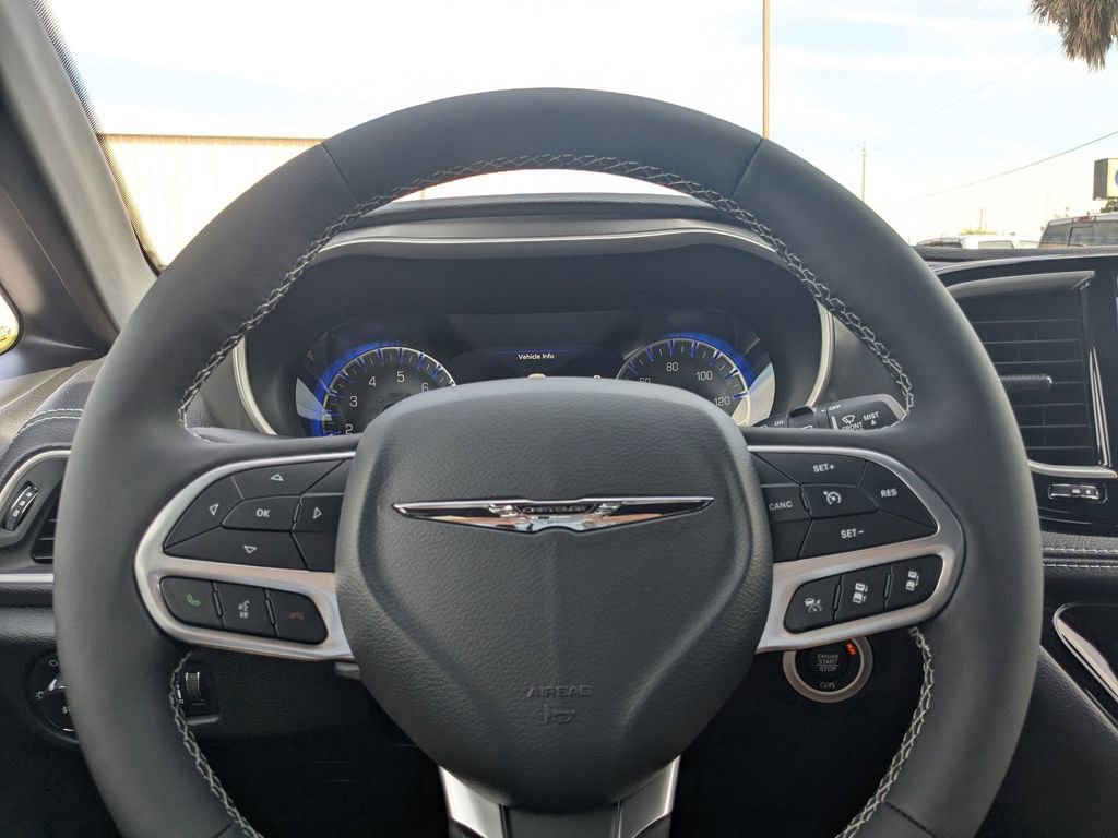 New 2026 Chrysler Pacifica Select FWD image 22