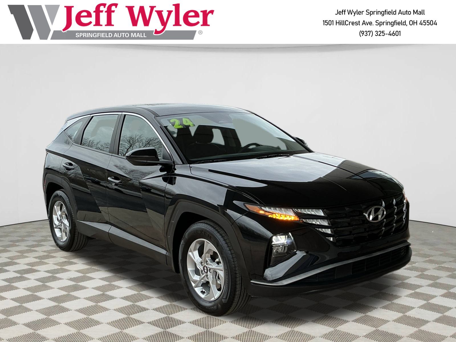 Used 2024 Hyundai Tucson SE image 1