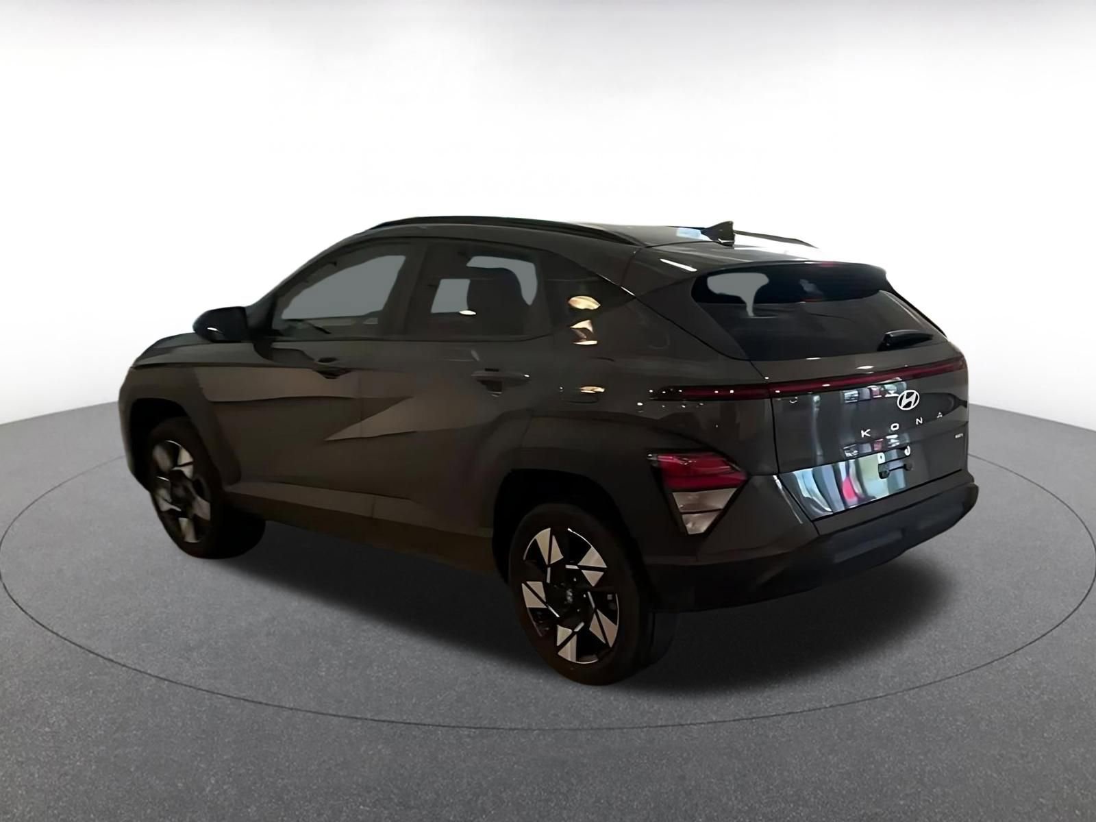 Used 2025 Hyundai Kona SEL image 7