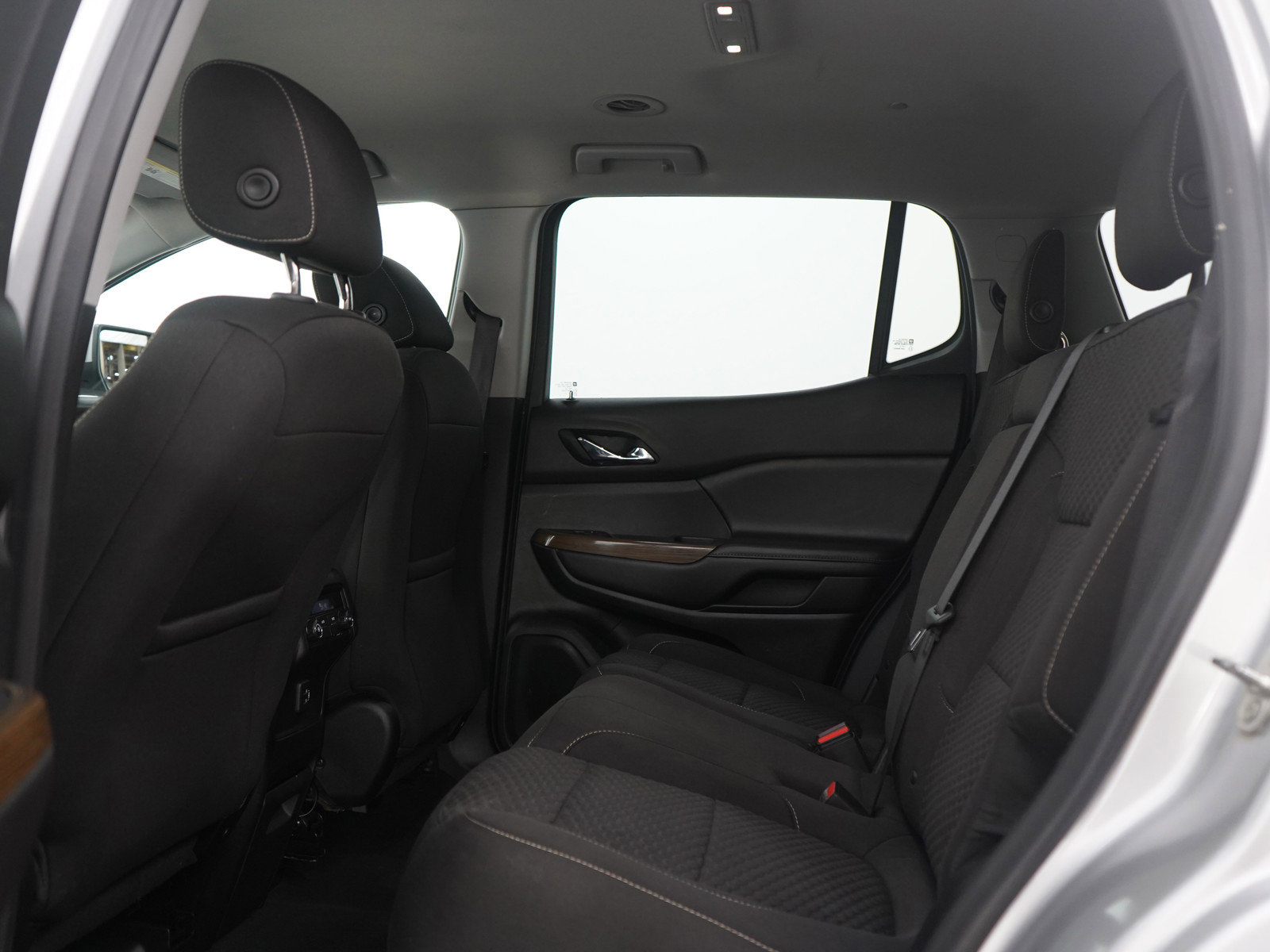 Used 2019 GMC Acadia SLE image 19