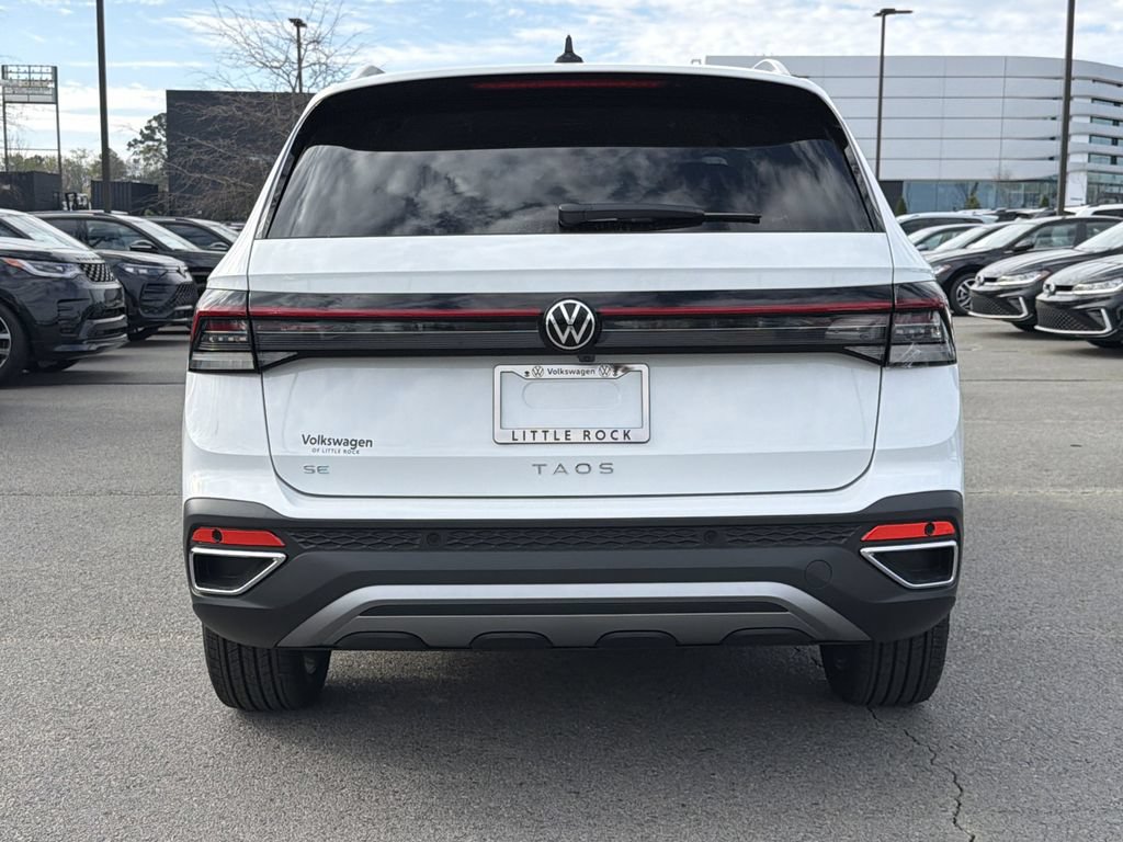 New 2026 Volkswagen Taos SE FWD image 4