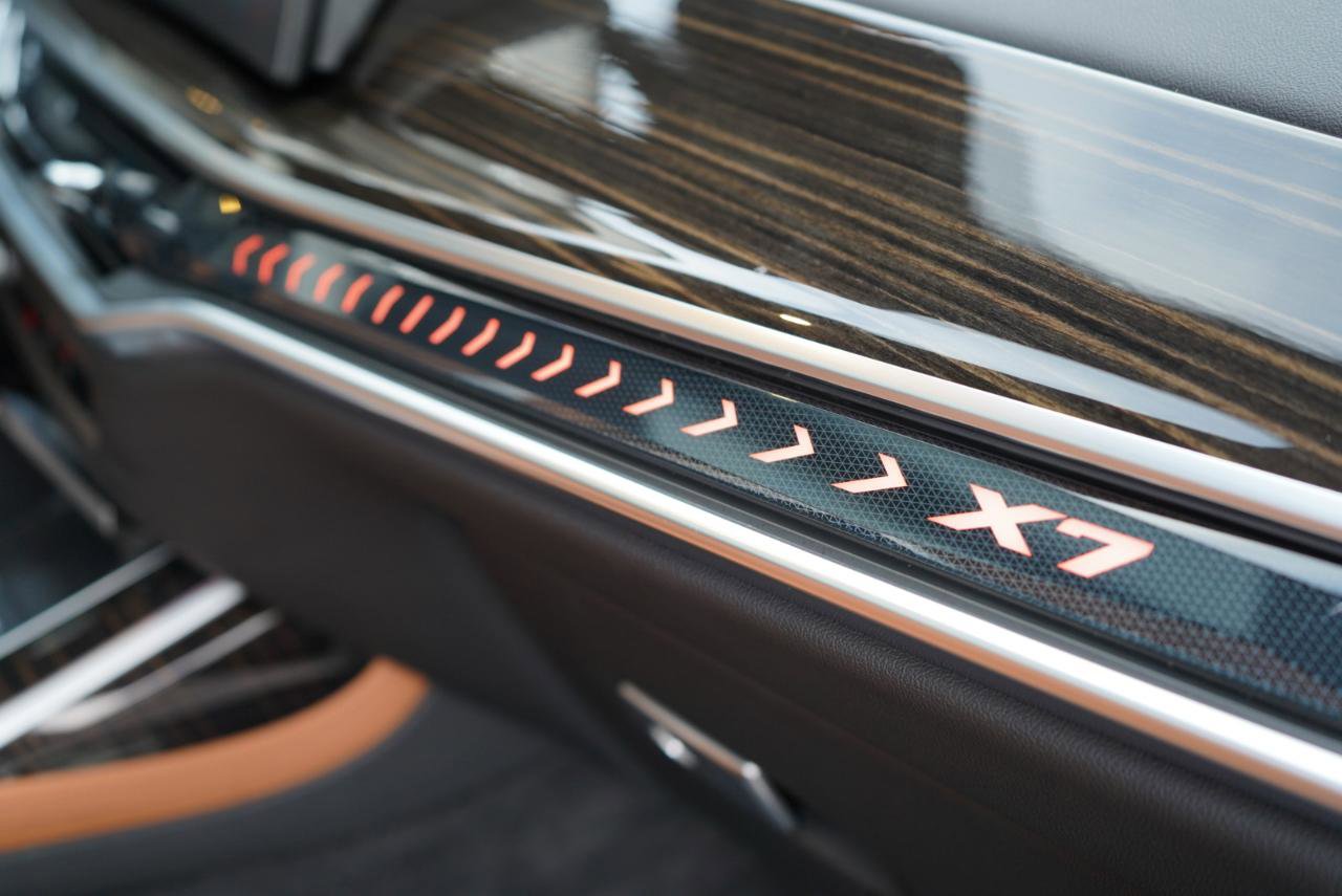 Used 2025 BMW X7 xDrive40i w/ M Sport Package image 83