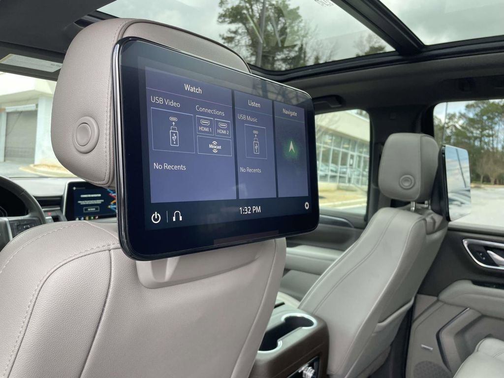 Used 2021 GMC Yukon SLT w/ SLT Premium Package image 14