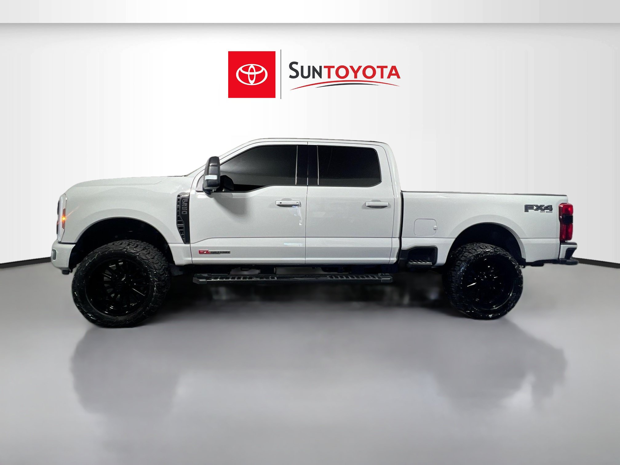 Used 2025 Ford F250 Lariat w/ Lariat Ultimate Package AWD/4WD image 7