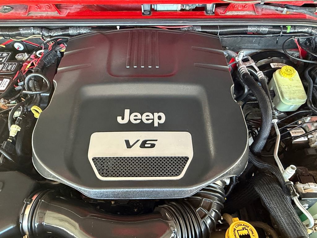 Used 2016 Jeep Wrangler Rubicon w/ Power Convenience Group AWD/4WD image 20