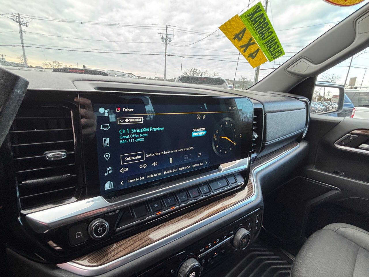 Used 2022 Chevrolet Silverado 1500 LT w/ Z71 Off-Road Package image 31